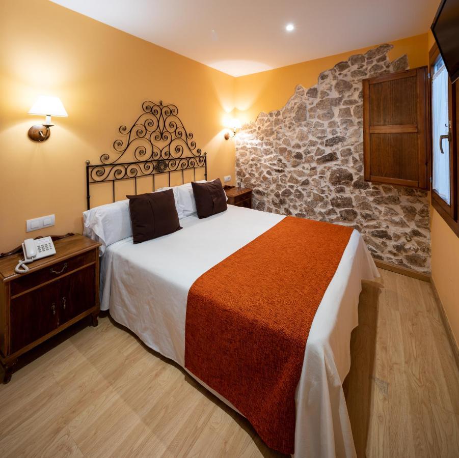 Hotel Ripoll Сан-Іларі-Сакальм Екстер'єр фото