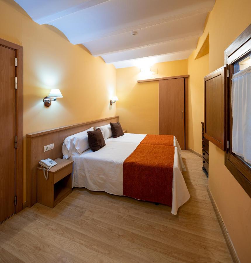 Hotel Ripoll Сан-Іларі-Сакальм Екстер'єр фото