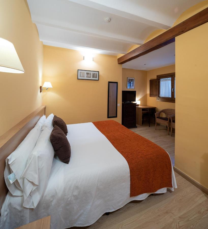 Hotel Ripoll Сан-Іларі-Сакальм Екстер'єр фото